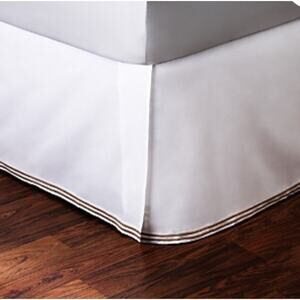 Hudson Park Italian Linens Cotton Percale QUEEN Bedskirt White / Champagne